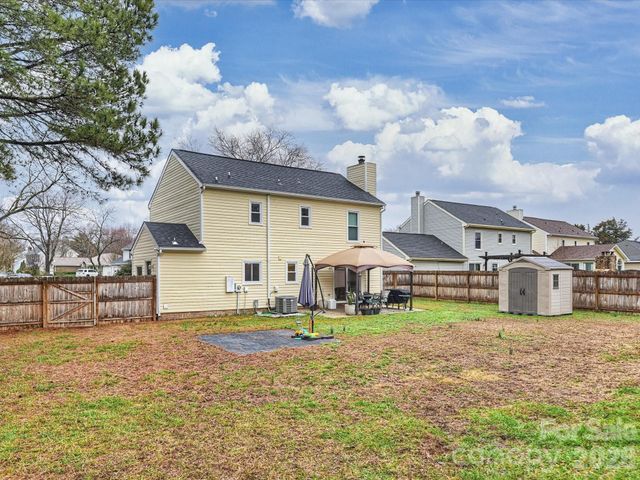 10233 Fairway Ridge Road, Charlotte, NC 28277