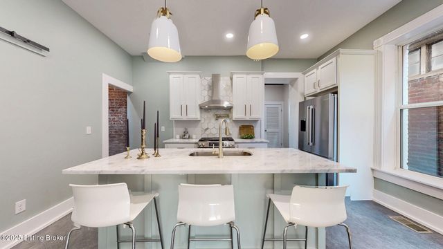 719 Lampton St, Louisville, KY 40203