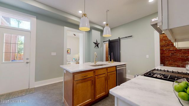 719 Lampton St, Louisville, KY 40203