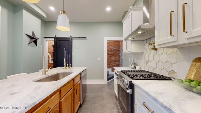 719 Lampton St, Louisville, KY 40203