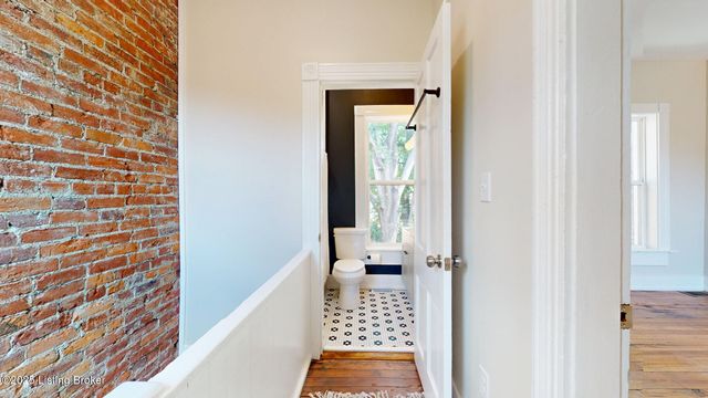 719 Lampton St, Louisville, KY 40203