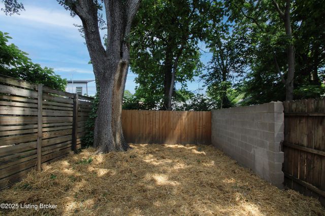 719 Lampton St, Louisville, KY 40203