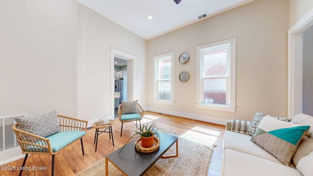 719 Lampton St, Louisville, KY 40203