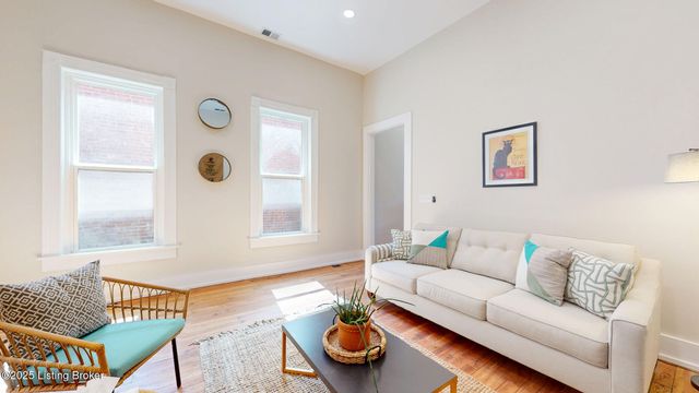 719 Lampton St, Louisville, KY 40203