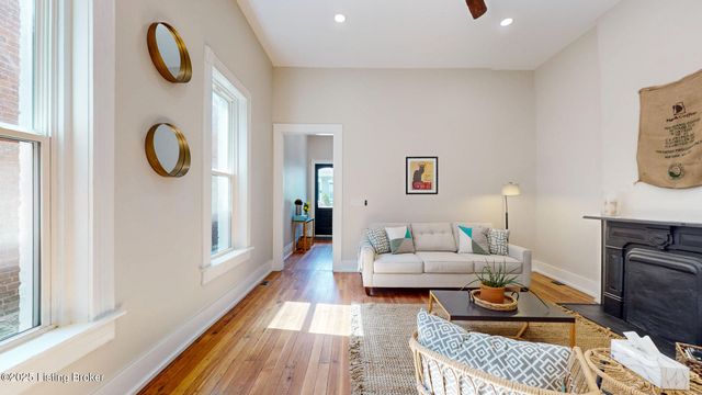 719 Lampton St, Louisville, KY 40203