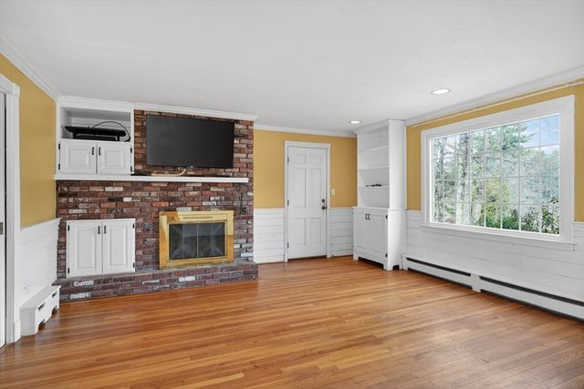 12 Patrick Dr, Northborough, MA 01532