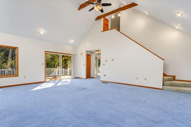 14 Buckingham Lane, Haverhill, MA 01835