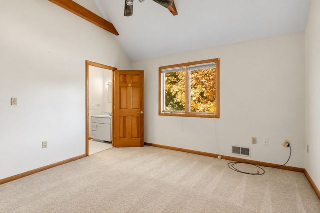 14 Buckingham Lane, Haverhill, MA 01835