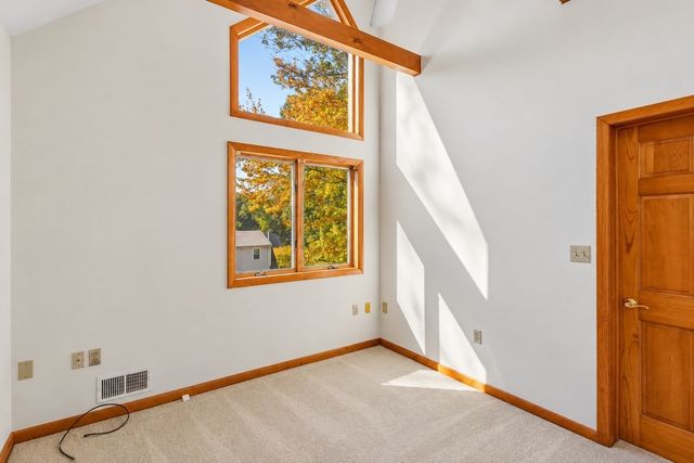 14 Buckingham Lane, Haverhill, MA 01835