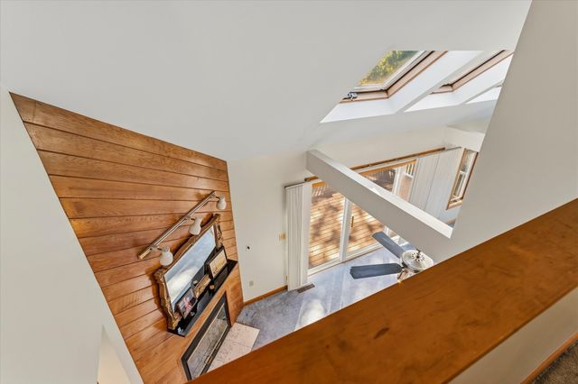 14 Buckingham Lane, Haverhill, MA 01835