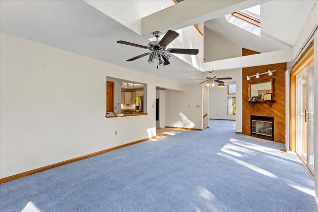 14 Buckingham Lane, Haverhill, MA 01835