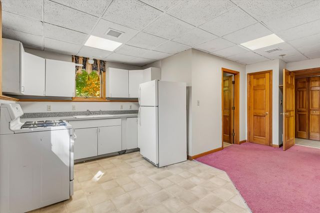 14 Buckingham Lane, Haverhill, MA 01835
