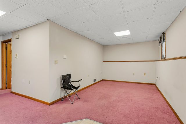 14 Buckingham Lane, Haverhill, MA 01835