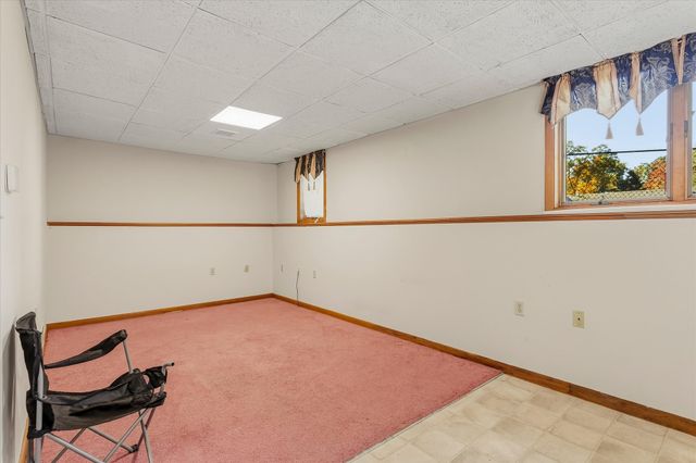 14 Buckingham Lane, Haverhill, MA 01835