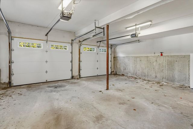 14 Buckingham Lane, Haverhill, MA 01835