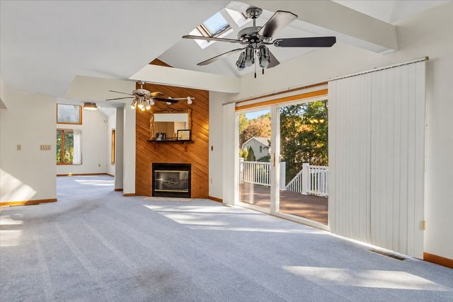 14 Buckingham Lane, Haverhill, MA 01835