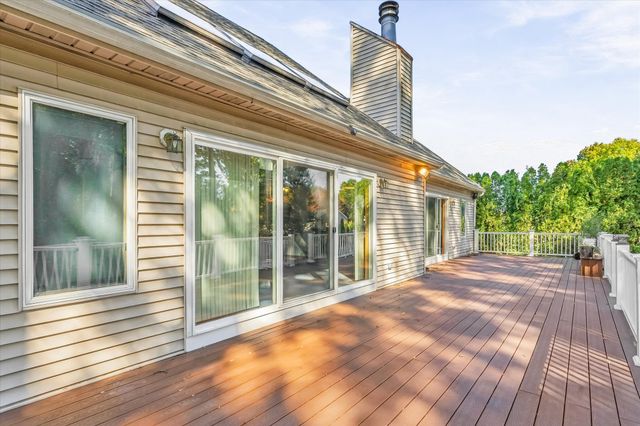 14 Buckingham Lane, Haverhill, MA 01835