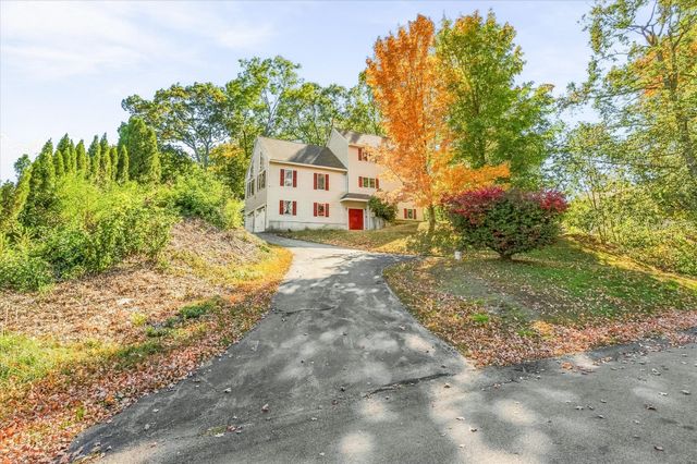 14 Buckingham Lane, Haverhill, MA 01835