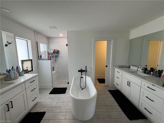 2606 10th ST SW, Lehigh Acres, FL 33976