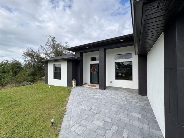 2606 10th ST SW, Lehigh Acres, FL 33976