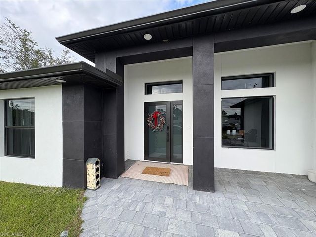 2606 10th ST SW, Lehigh Acres, FL 33976