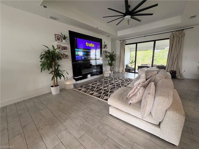 2606 10th ST SW, Lehigh Acres, FL 33976