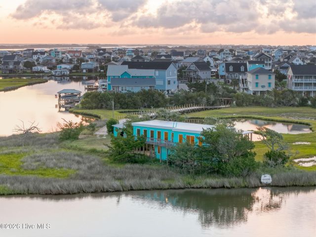957 Broadway Street, Surf City, NC 28445