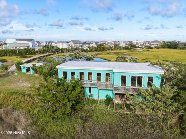 957 Broadway Street, Surf City, NC 28445