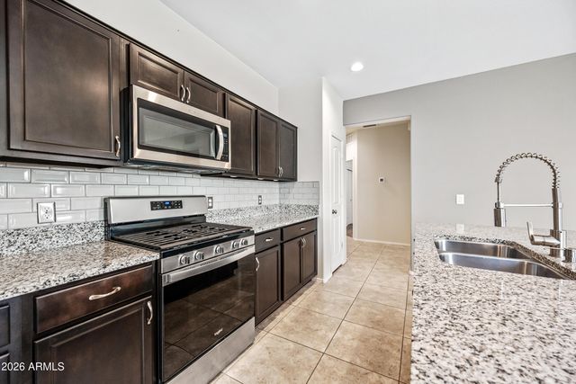 31027 W MULBERRY Drive, Buckeye, AZ 85396