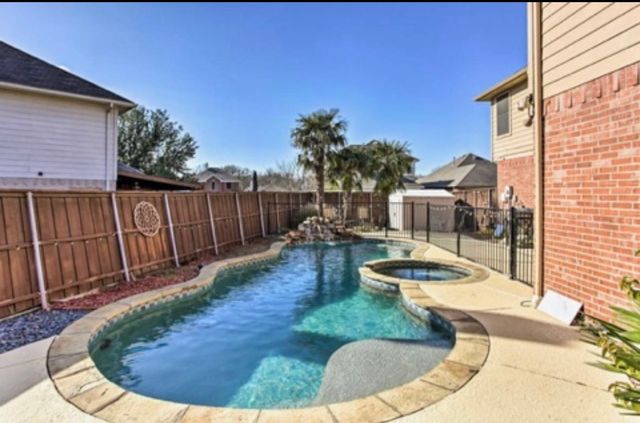 1805 Arbor Creek Drive, Garland, TX 75040