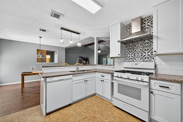 802 Cascade Creek Drive, Katy, TX 77450