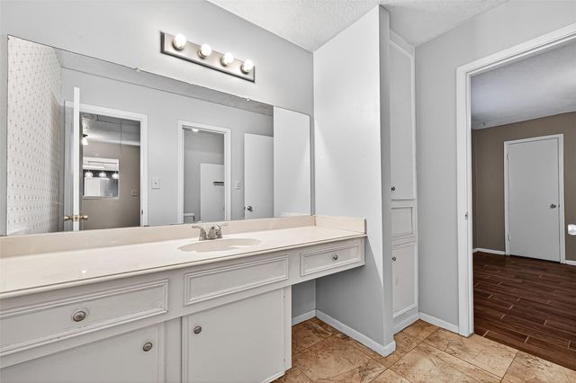 802 Cascade Creek Drive, Katy, TX 77450