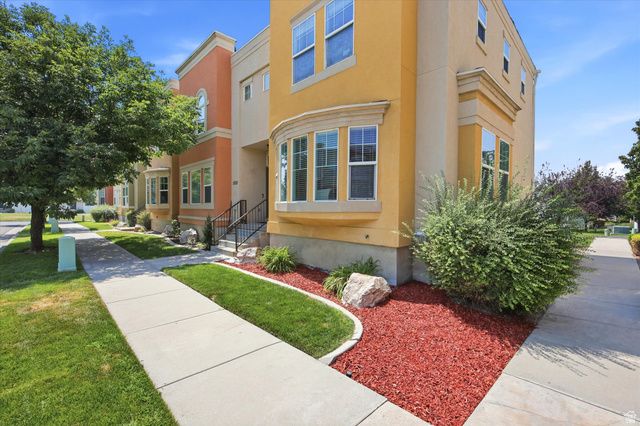 1546 S 850 W, Woods Cross, UT 84087