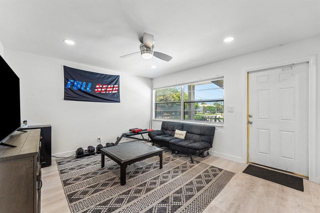 340 NW 19th Street 2020, Boca Raton, FL 33432