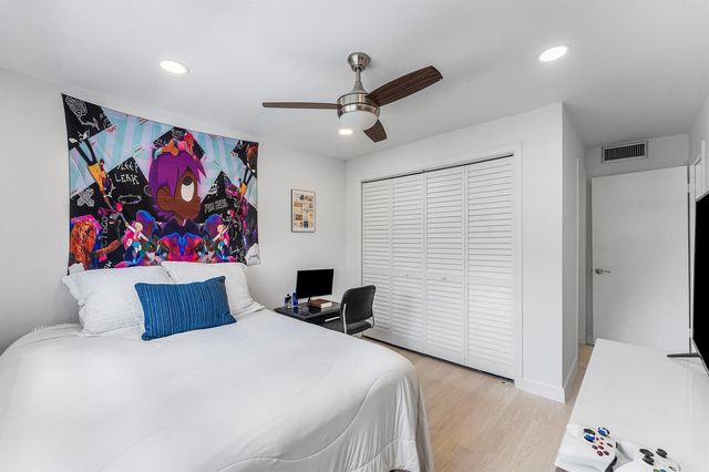 340 NW 19th Street 2020, Boca Raton, FL 33432