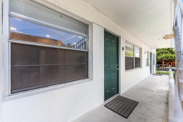 340 NW 19th Street 2020, Boca Raton, FL 33432