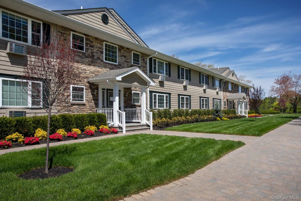 315 Robinson Avenue 315-4, Patchogue, NY 11772