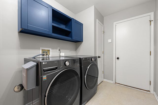 5012 W 92nd Avenue, Crown Point, IN 46307