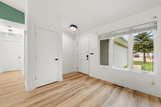 5012 W 92nd Avenue, Crown Point, IN 46307