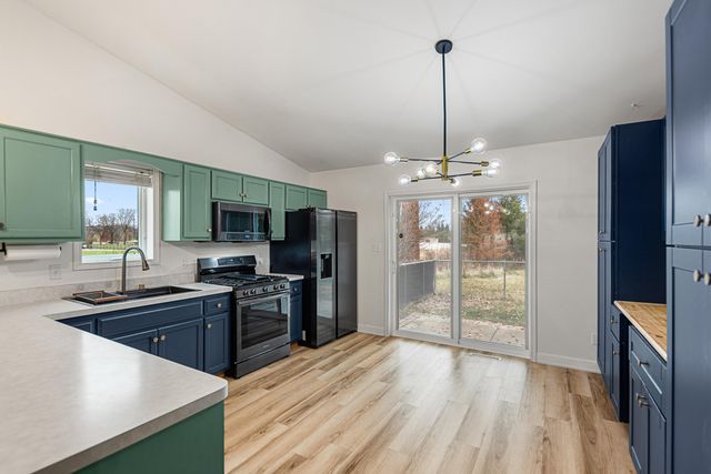 5012 W 92nd Avenue, Crown Point, IN 46307