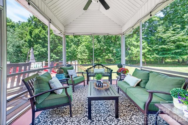 5633 Old Town Lane, Gastonia, NC 28056