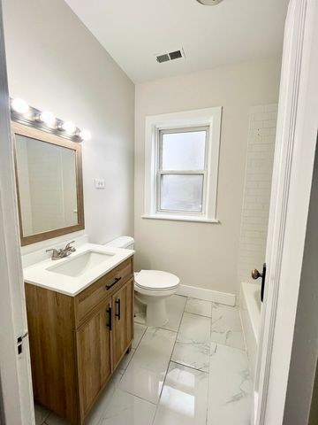 3636 W Iowa Street 1F, Chicago, IL 60651