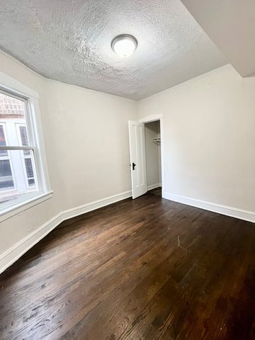 3636 W Iowa Street 1F, Chicago, IL 60651
