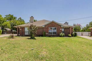 2222 Summer Day Drive, Arlington, TX 76014