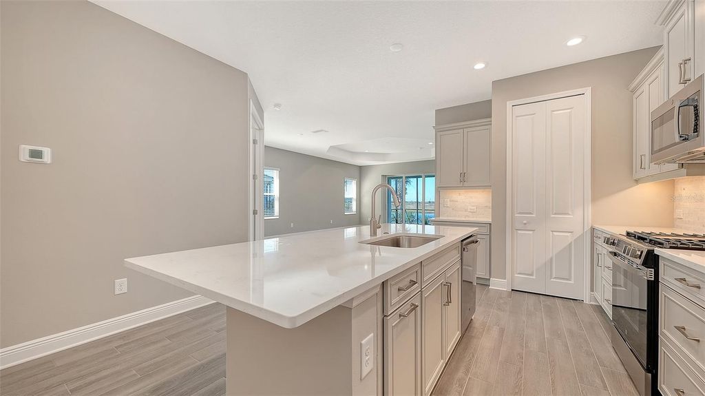 Image 17 of property listing at 2118 SYLVESTER PALM LANE, Bradenton, FL 34212