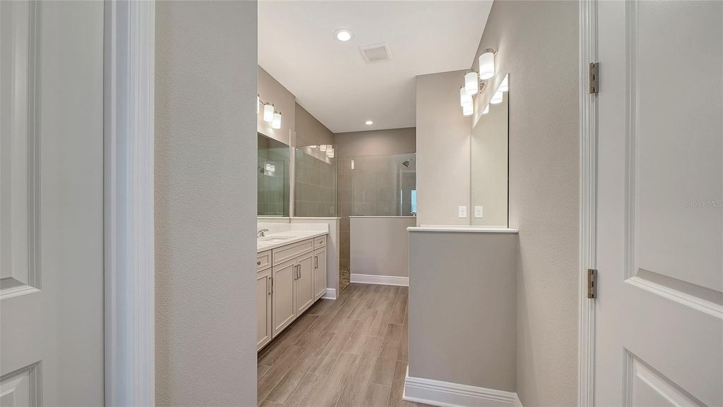 Image 23 of property listing at 2118 SYLVESTER PALM LANE, Bradenton, FL 34212