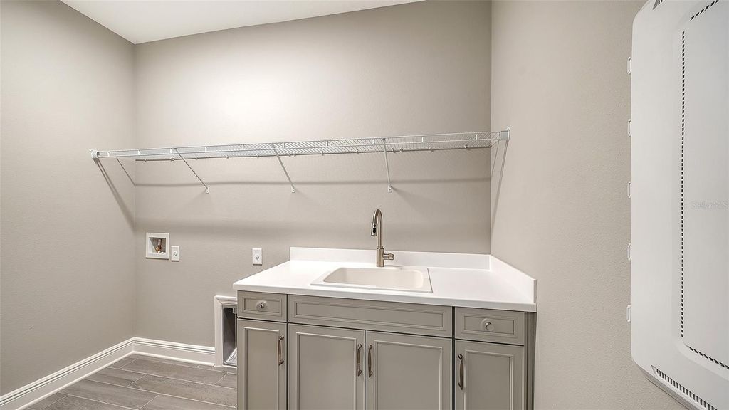 Image 36 of property listing at 2118 SYLVESTER PALM LANE, Bradenton, FL 34212