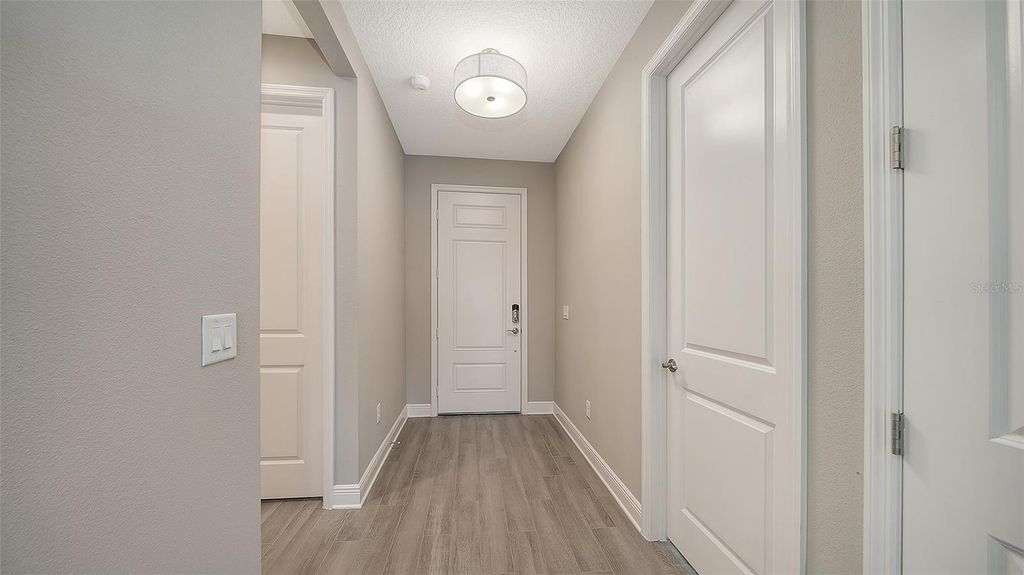 Image 7 of property listing at 2118 SYLVESTER PALM LANE, Bradenton, FL 34212