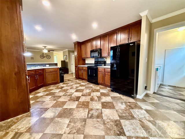 11 Pisgah View Road, Asheville, NC 28806