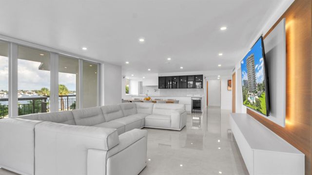 901 E Camino Real 2a, Boca Raton, FL 33432